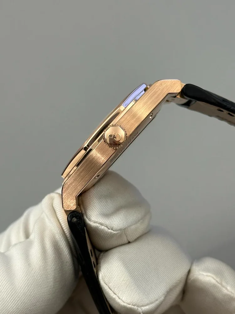 Girard Perregaux Laureato box and papers